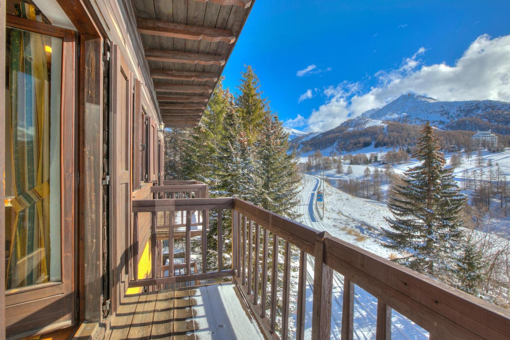 Belvedere Apartments - Happy Rentals Sestriere Exterior photo